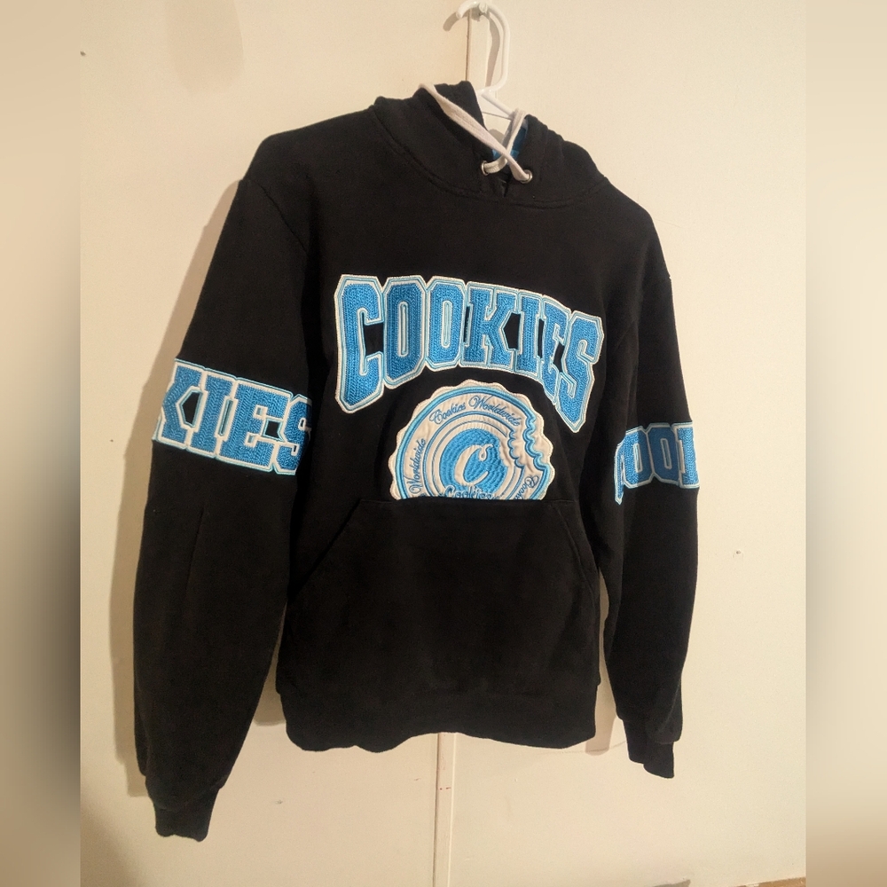 Cookie black/Blue sweater Large